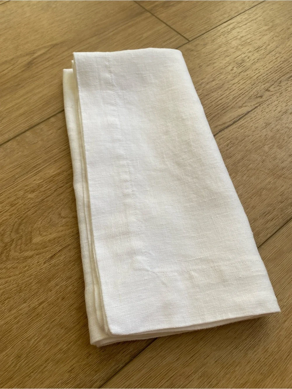 Pottery Barn White 100% Linen Dinner Napkins - Set of 8